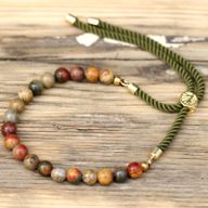 Pulsera de hilo verde con Jásper multicolor