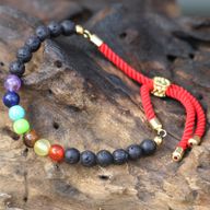 Pulsera de hilo rojo con Piedras Vólcanicas