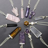 Colgante de Manos Curativas de Piedras Preciosas - Ágata Negra