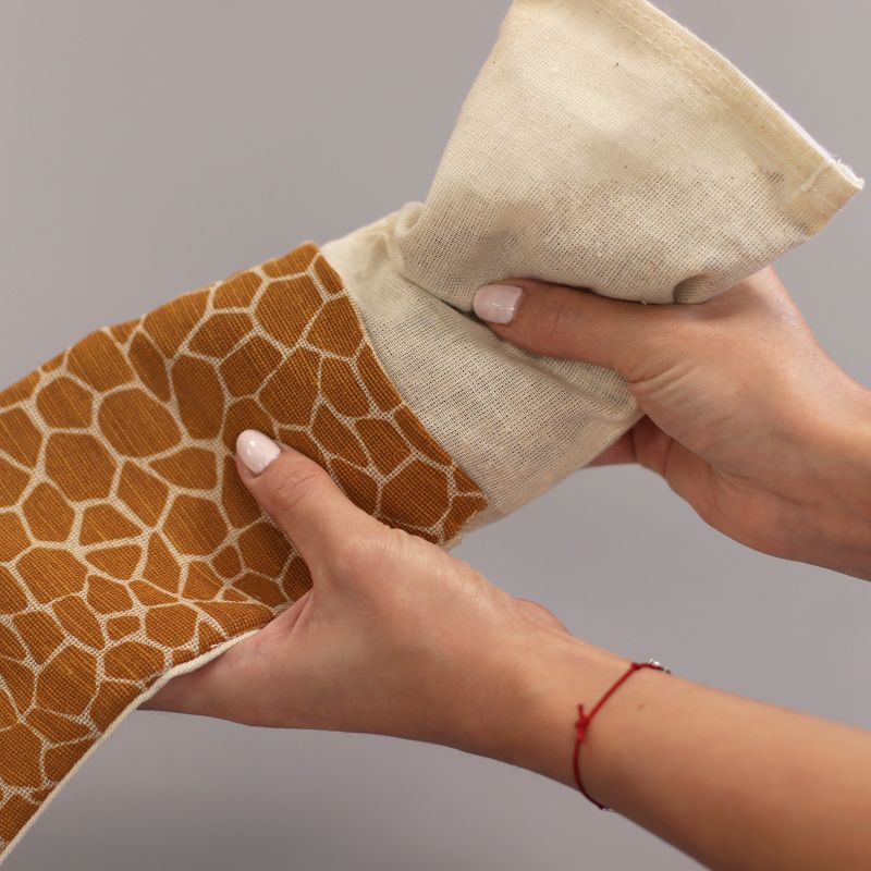 Almohada para los ojos de algodón natural lavanda y juco en caja de regalo - Madagascar Girafa