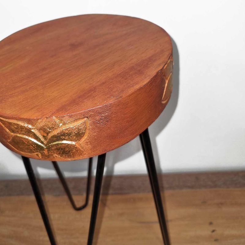 Soporte para plantas de madera de Albasia - Terracota y detalle negro