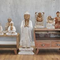 Estatua de Buda en pie - Encalado - 1m Bienvenida