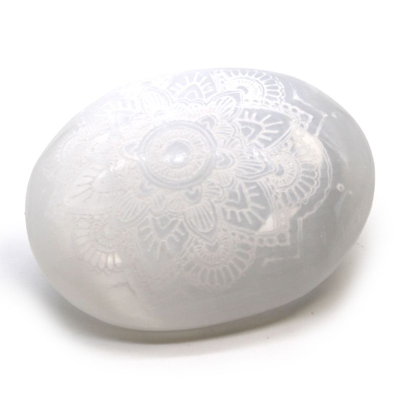 Piedra de palma de selenita - Mandala grabada