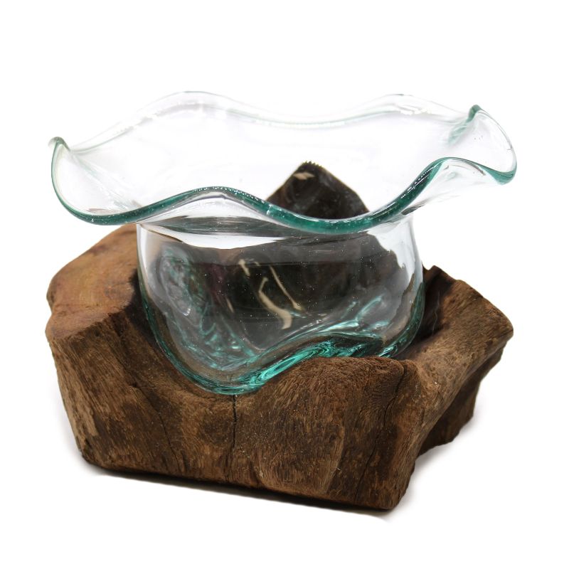 Cuenco de cristal fundido para dulces en madera