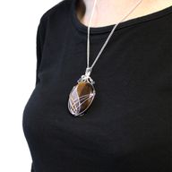 Collar de Gemas Envueltas en Cascada - Ojo de Tigre en bruto