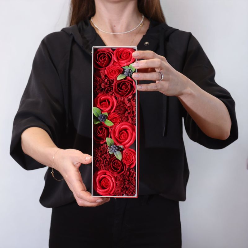 Caja Larga - Rosas Rojas Clásicas