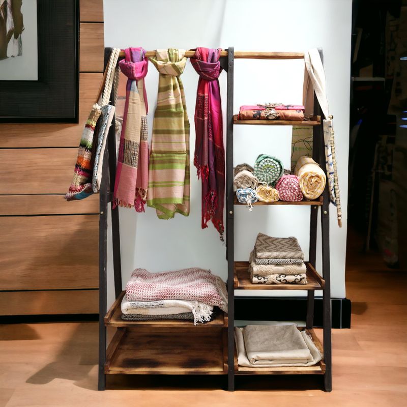 Perchero y estantes para ropa Triángulo