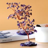 Árbol de piedras preciosas: Amatista sobre base de ágata natural (35 piedras)