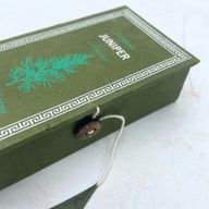 Set de regalo de incienso Himalayan Sugandhit Dhoop - Enebro