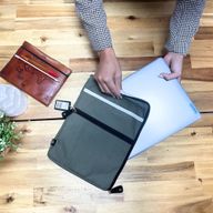 Funda de Lona para Portátil Hope Hare - Oliva