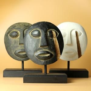 Estatuas Talladas en Madera