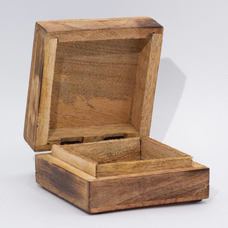 Caja Cuadrada Grande 15x17.5x8cm - Diseño Champiñón Granate