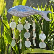 Talla de Pez en Azul Lavado y Gota Natural