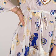 Vestido Nomad Sari Ojo Maligno – Blanco, Azul y Oro – Talla M/L