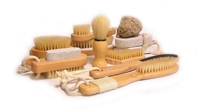 Cepillos Exfoliantes, Limas y piedras pomez