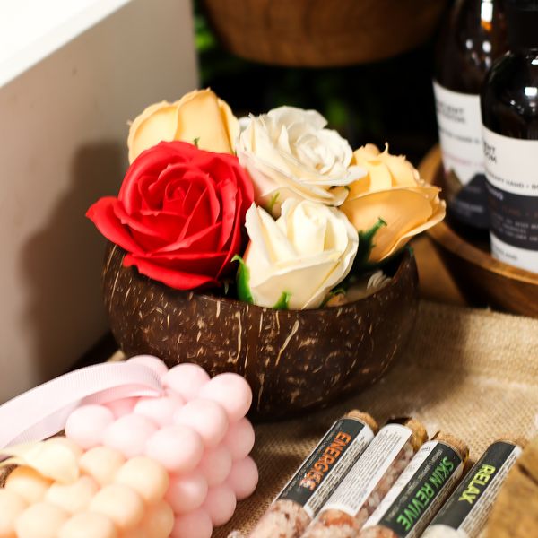 Cuencos de coco natural para uso artesanal