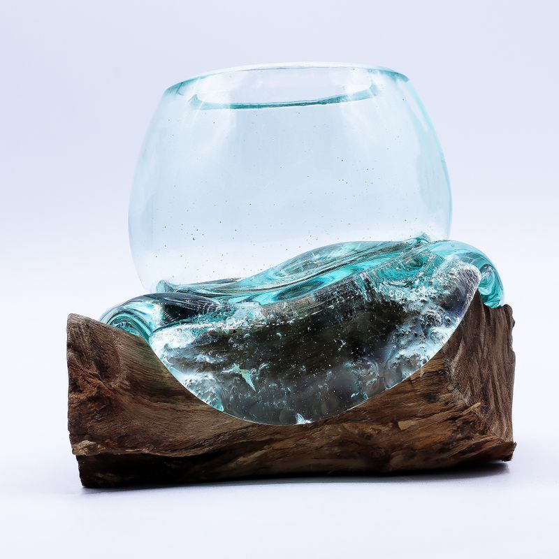 Pecera miniatura de vidrio fundido sobre madera, 20 cm