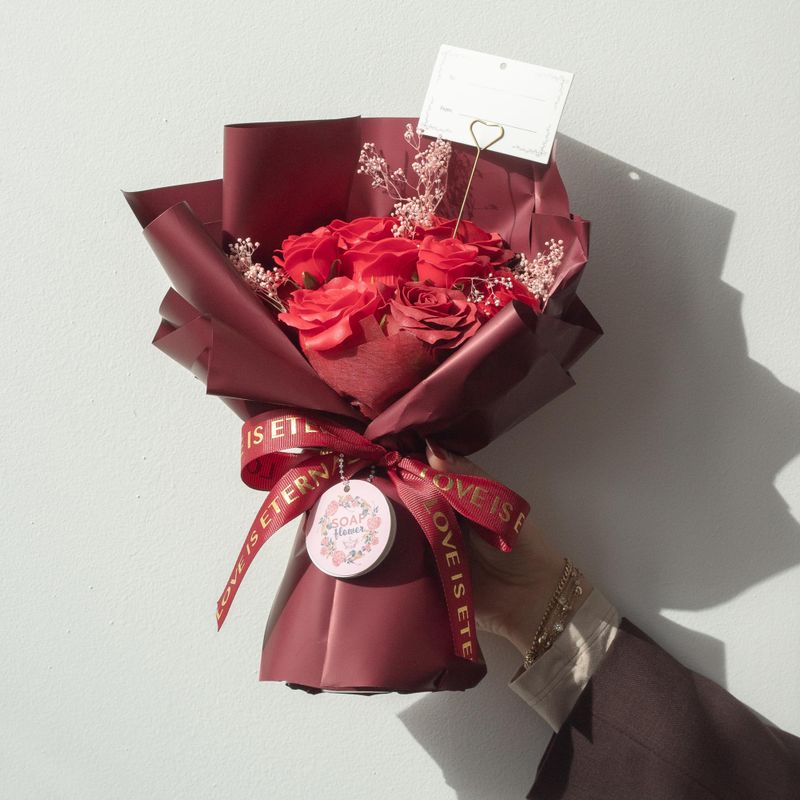 Ramo grande de rosas rojas - El amor es eterno -  Tarjeta de regalo
