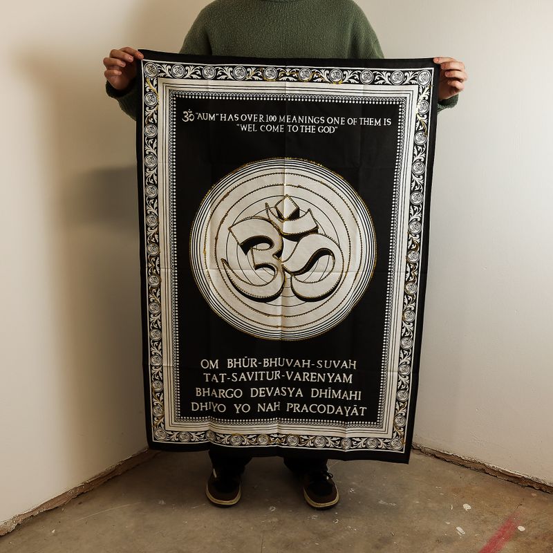 Arte de pared de algodón (70x110 cm) - Om - Bienvenido a Dios