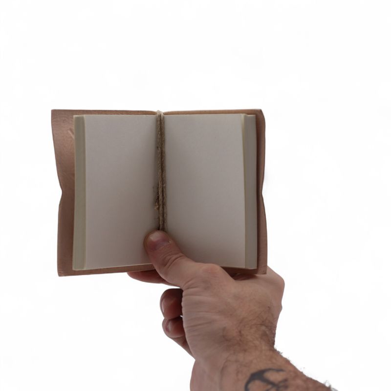 Cuadernos de cuero pequeños y variados (4x3") - Vitrina