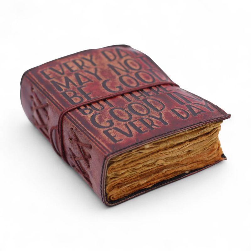 Cuaderno de cuero grueso con borde deshilachado – No todos los días son buenos