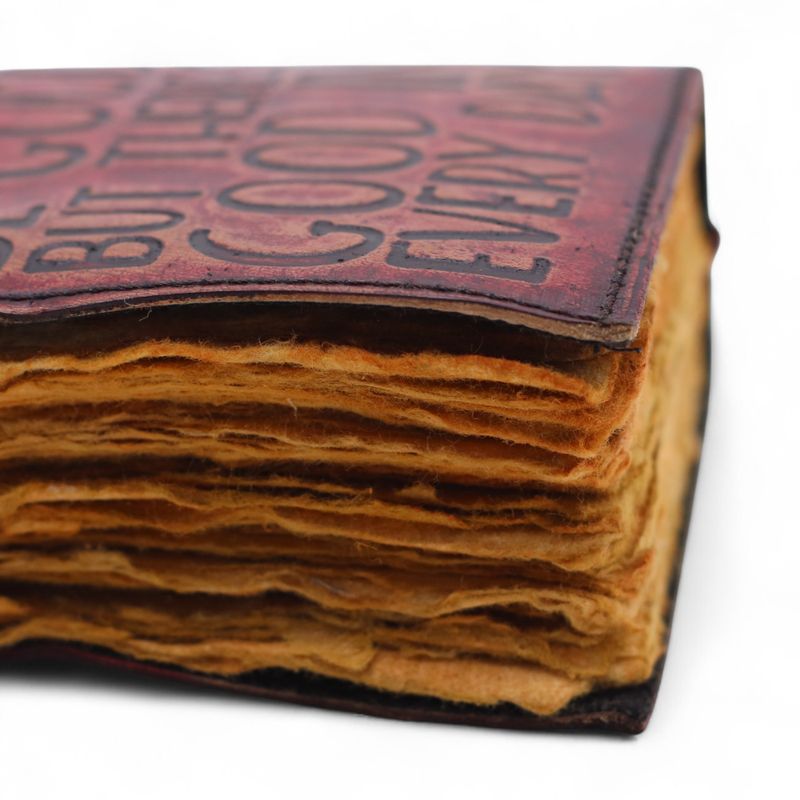 Cuaderno de cuero grueso con borde deshilachado – No todos los días son buenos