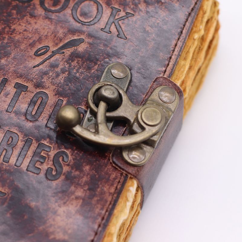 Cuaderno de cuero grueso con borde deckle – El libro de historias no contadas – 15x10 cm