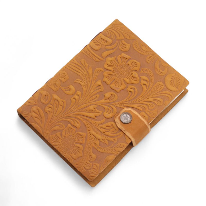 Cuaderno de cuero con relieve – Patrón floral en tono beige –  17.8×12.7 cm