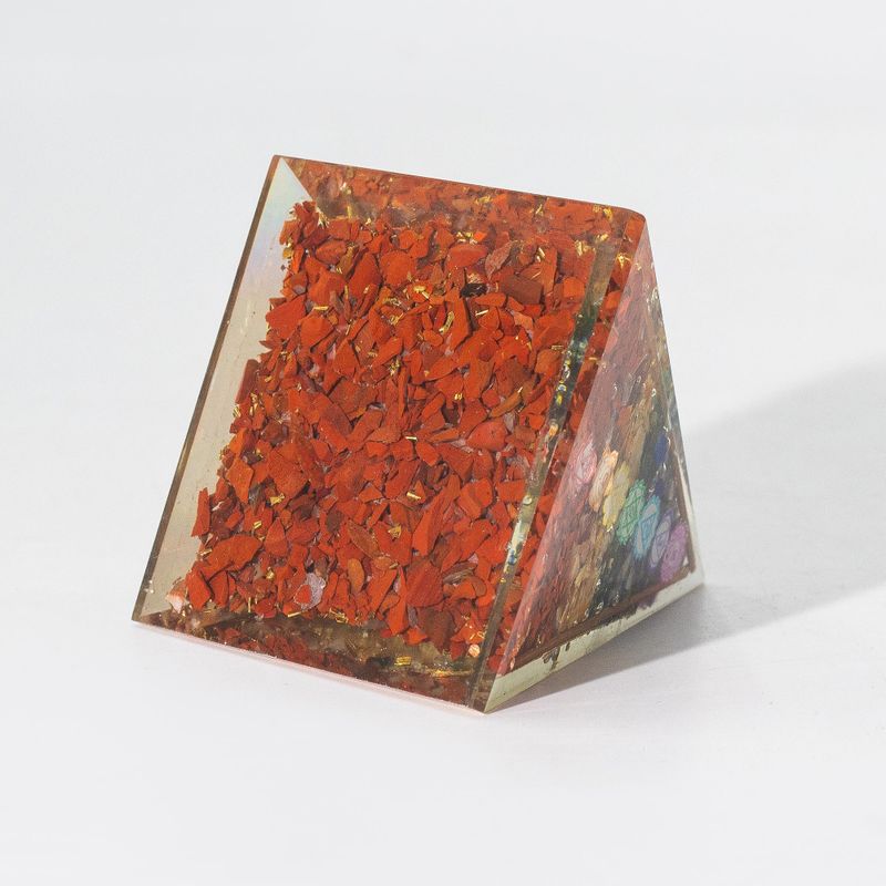 Pirámides de orgonita medianas 7x6cm - Barras de cobre - 7 chips de chakra