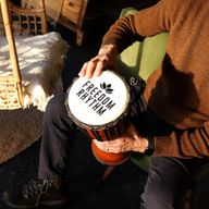 Tambor Djembe Pro Mediano - Ritmo de Libertad (alto) - 40 cm (18 cm de diámetro)