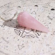 Incienso antiguo para hechizos de brujas - Amor - Péndulo de cuarzo rosa