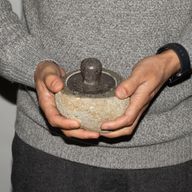 Maceta de enraizamiento con piedra de río natural - Mediano (aprox 12x8 cm)