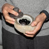 Maceta de enraizamiento con piedra de río natural - Mediano (aprox 12x8 cm)