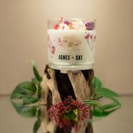 Vela de cera de soja botánica Agnes + Cat - Roses of Sawrey