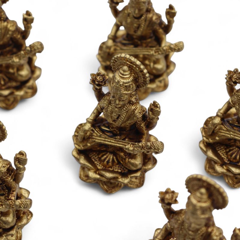 Dioses en miniatura de latón - Sarswati (22gms) - 34mm