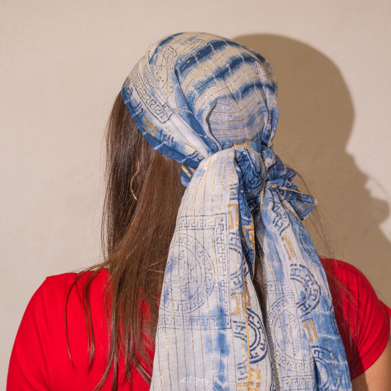 Nomad Sari Bufanda estampada de Marbella para verano - Azul con dorado (180x50cm)
