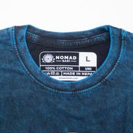 Camiseta de algodón lavado a piedra Nomad Sari - Mantente salvaje, hijo de la luna - Azul - Grande