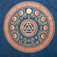 Nomad Sari Camiseta de algodón lavado a la piedra - Mantente Salvaje, Hijo de la Luna - Azul - XL
