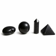 Cuatro formas de gemas - Turmalina negra