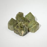 Puntas pulidas de gema de alta calidad - epidoto grado A (aprox. 5-6 piezas)