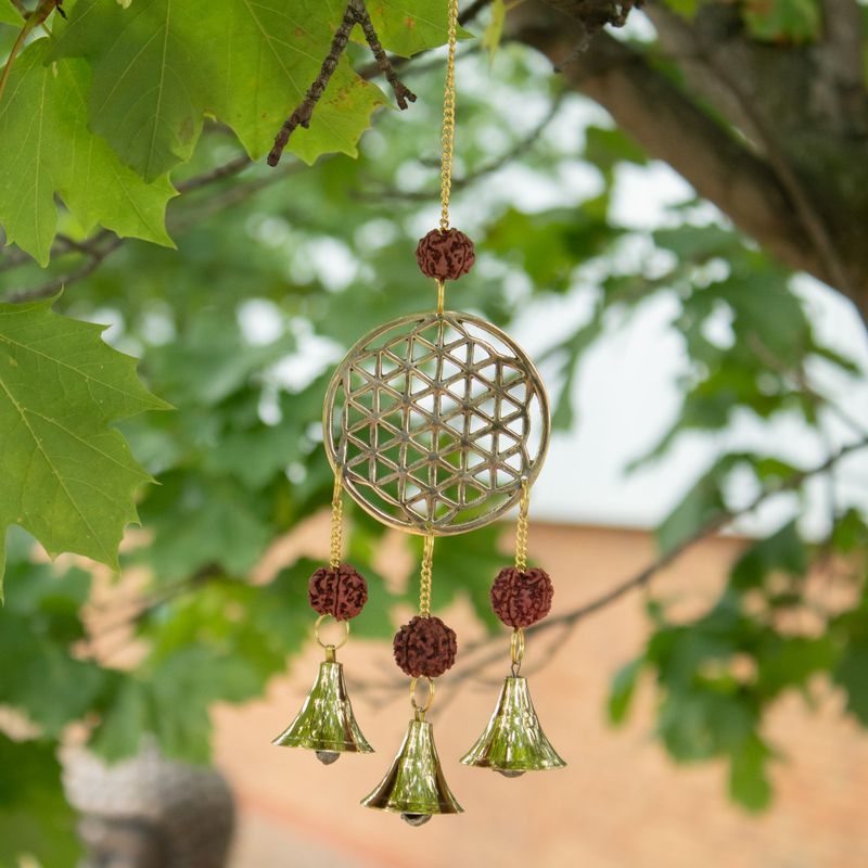 Campanillas indias - Flor de la Vida en latón con cuentas de rudraksha - 3 campanas - 6x27 cm