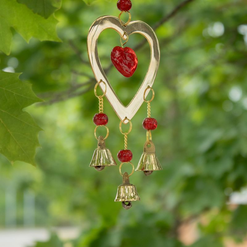 Campanillas indias - latón con cuentas de vidrio en forma de corazón de rubí - 3 campanas - 6,5x24 cm