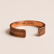Pulseras de cobre macizo con grabados de afirmaciones (varias)