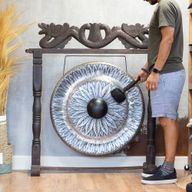 Gran gong en soporte antiguo de color marrón - 80 cm - negro - patrón
