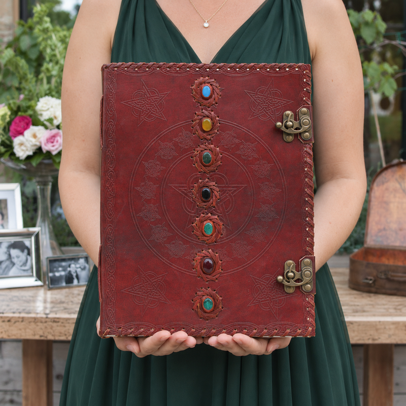 Enorme libro de cuero de 7 chakras - 10x13 (200 páginas)