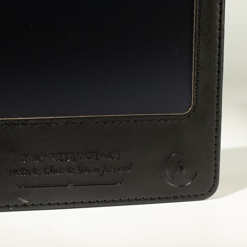 Cuaderno de intenciones tamaño A5 - Pantalla LCD que se limpia - Efecto cuero negro - 80 hojas