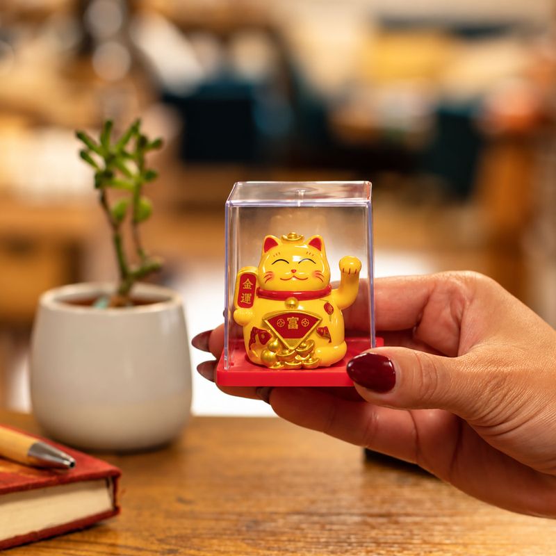 Mini Gato de la suerte impulsado por energía solar en caja - Amarillo