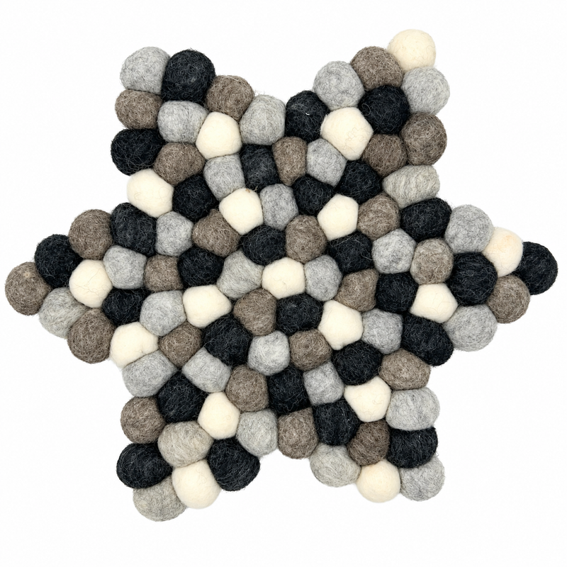 Alfombra central de estrella de bolas de fieltro - 38x18cm Color gris múltiple