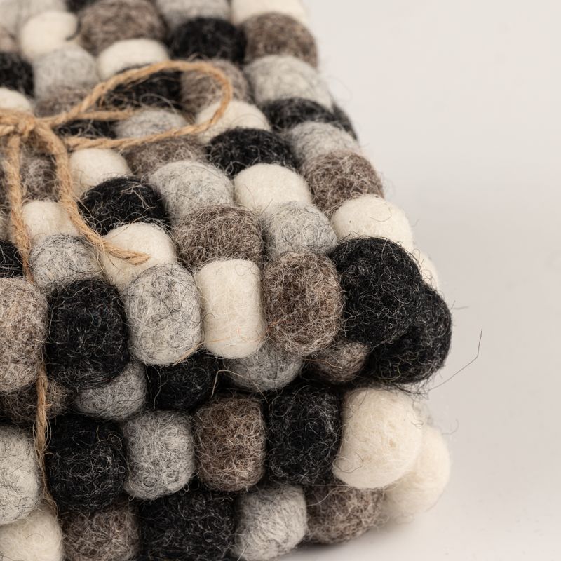 Posavasos cuadrados de bolas de fieltro - 10 cm color gris múltiple (juego de 4)