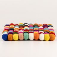 Mantel individual cuadrado de bolas de fieltro - 20 cm multicolor